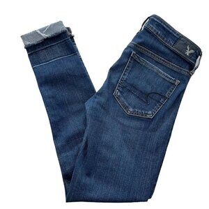 American Eagle Super Stretch Jegging Size 2 Crop  Distressed Raw Hem Jeans